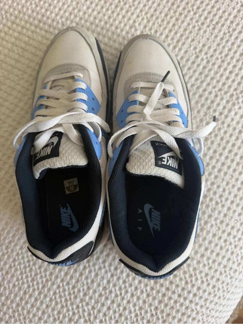 Nike Air Max in White, Light Blue & Black - Picture 5 of 7